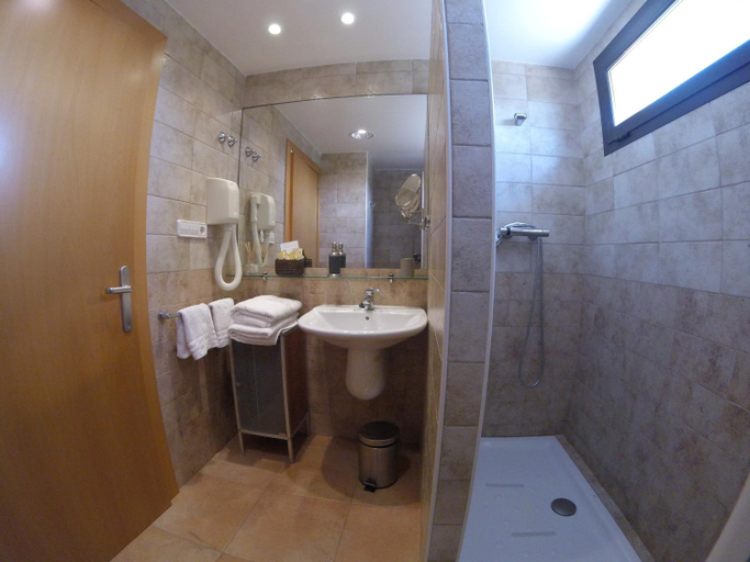 Bathroom 4, Hotel Era Conte, Huesca