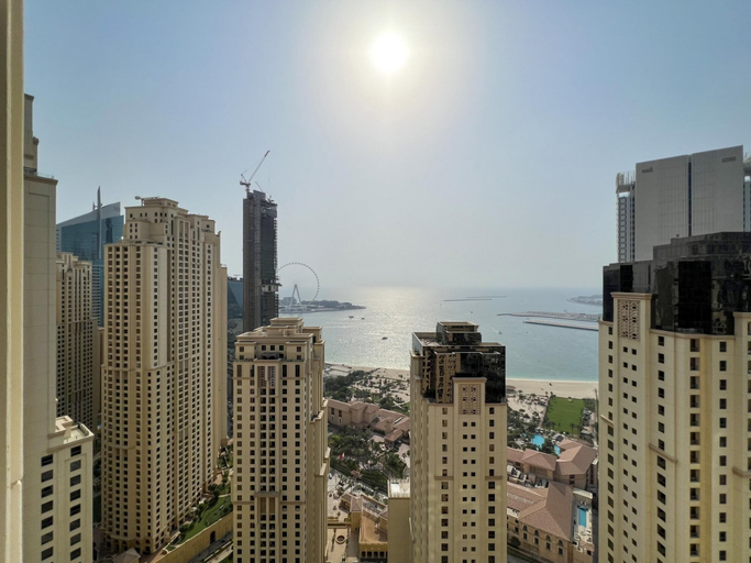 Room 4, Stunning Marina Seaview Apartment 4 BR JBR, Dubai