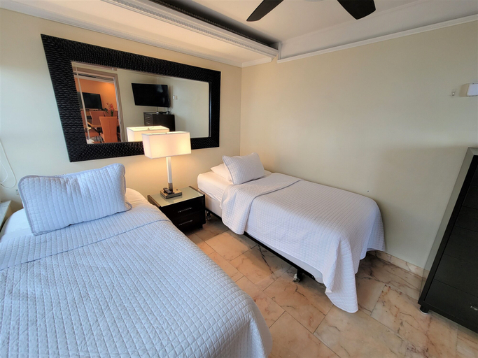 Bedroom 3, Alexander 807 5 Bedroom Apts by RedAwning, Miami-Dade