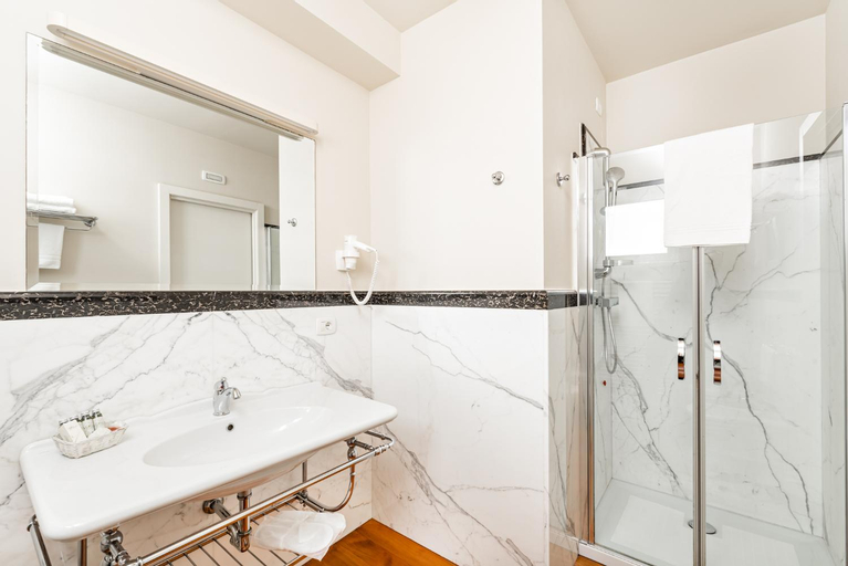 Bathroom 4