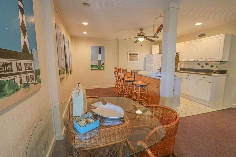 Dining 4, Salty Paradise 4 Bedroom Home by RedAwning, Brunswick