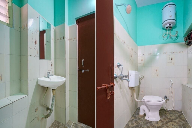 Bathroom 3, iROOMZ Hotel Silver Moon, Hyderabad