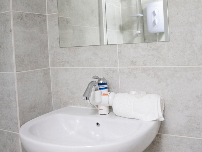Bathroom, George s Studio Liver House, Wirral