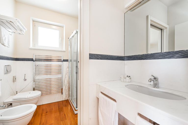 Bathroom 8