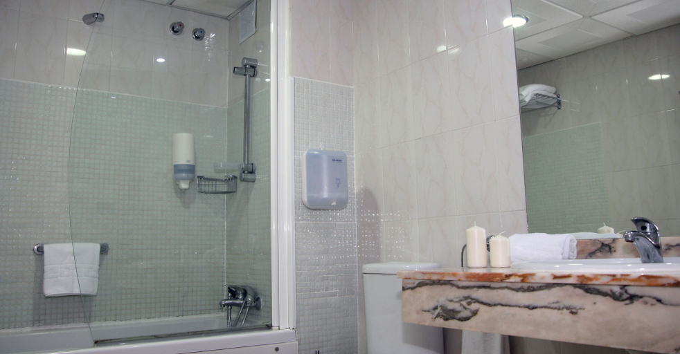 Bathroom 4, Hospedium Hotel Sky Blu Torre de Sevilla, Sevilla