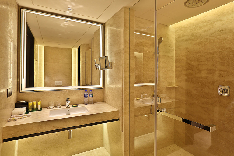 Bathroom 4