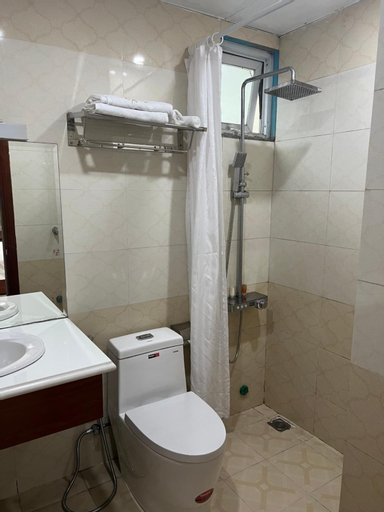 Bathroom 7