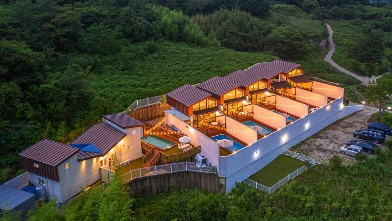 Exterior & Views, Namhae Elsia Pet Pool Villa Pension, Namhae