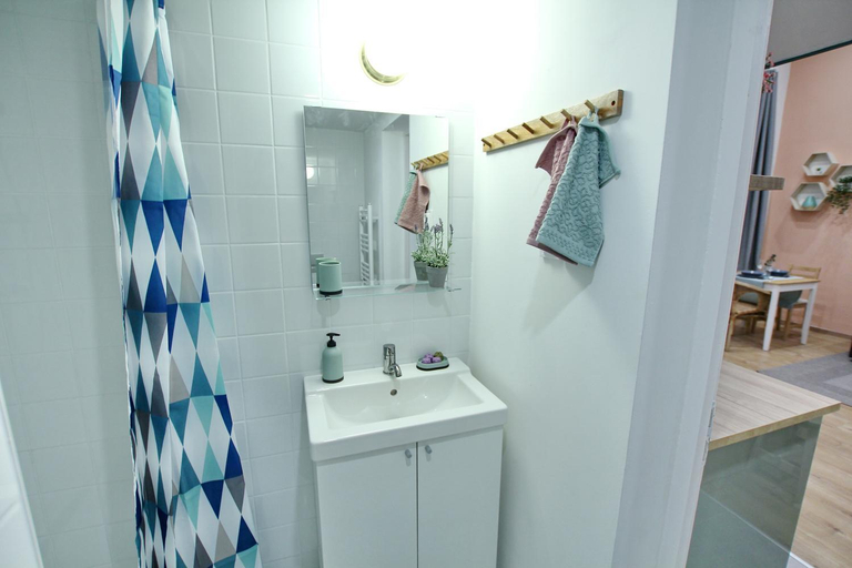 Bathroom 2, Lovely&modern downtown apartment with FREE PARKING, Budapesti