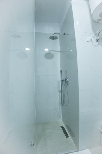 Others 5, Lake City Apartment Circle, Tiranës