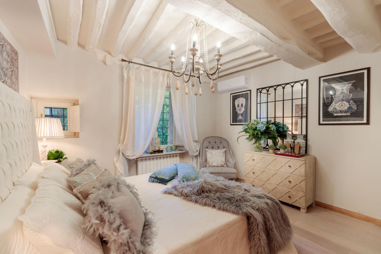 Bedroom 2, Casa Blanc in Lucca With 1 Bedrooms and 1 Bathrooms, Lucca