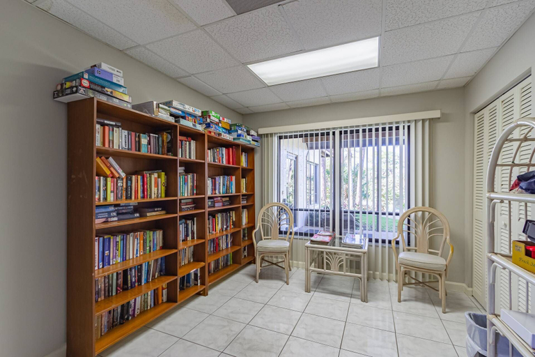 Exterior 2, Yellow Pine Duplex Close to Pool & Tennis, Sarasota