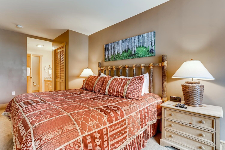 Room 5, Copper Springs 320 2 Bedroom Condo by RedAwning, Summit