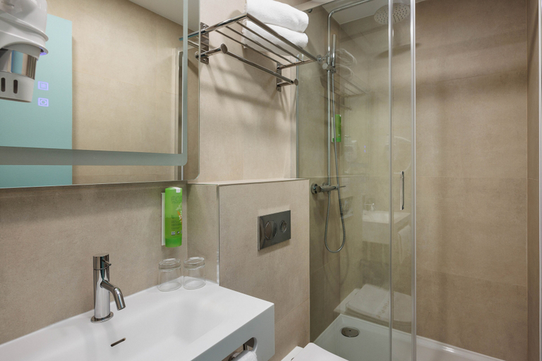 Bathroom 4, Hotel Byakko Nice, Alpes-Maritimes