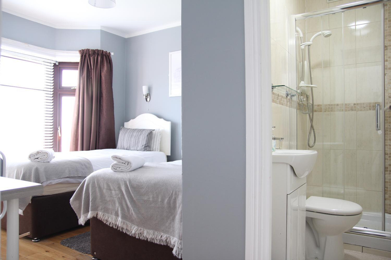 Bathroom 4, Greenmount Bed & Breakfast, Belfast