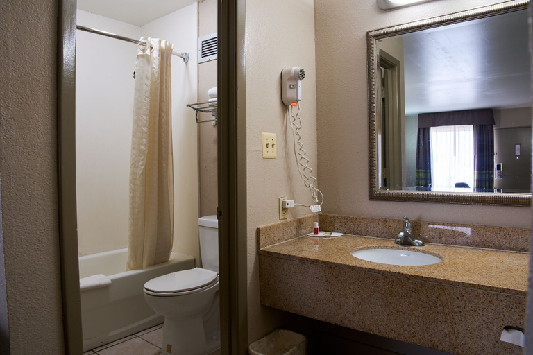 Bathroom 4, Super 8 by Wyndham Garysburg/Roanoke Rapids, Northampton
