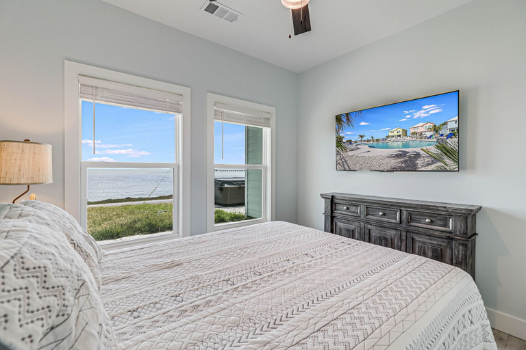 Room 5, Birds Eye View Sp163 3 Bedroom Home by RedAwning, Aransas