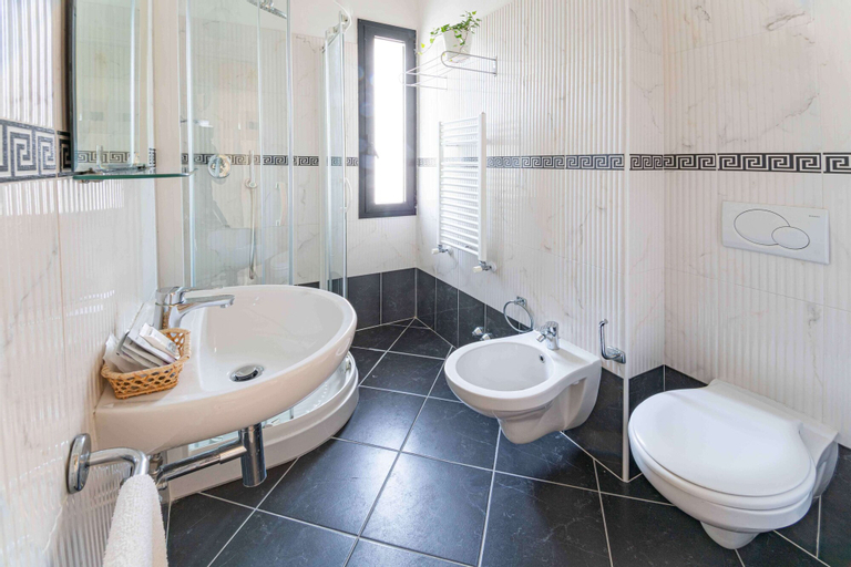 Bathroom 3