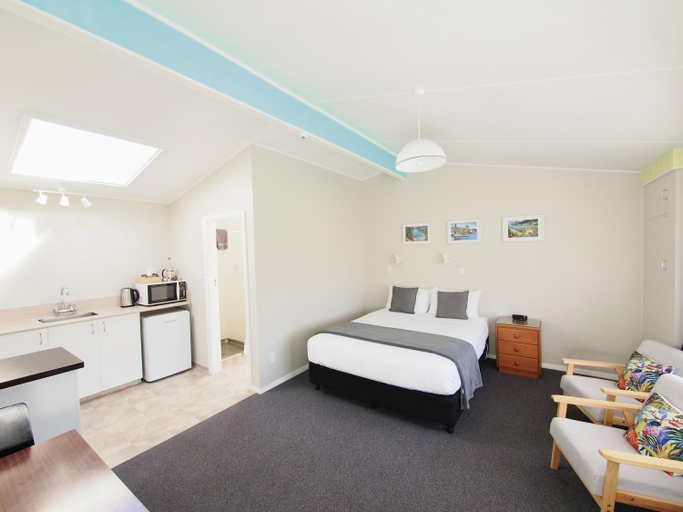 Bedroom 2, Riverlodge Motel, Nelson