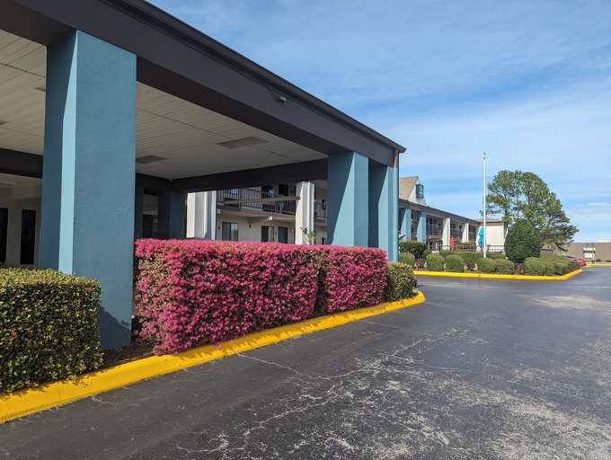 Exterior & Views 2, Quality Inn Pelham I-65 exit 246, Shelby