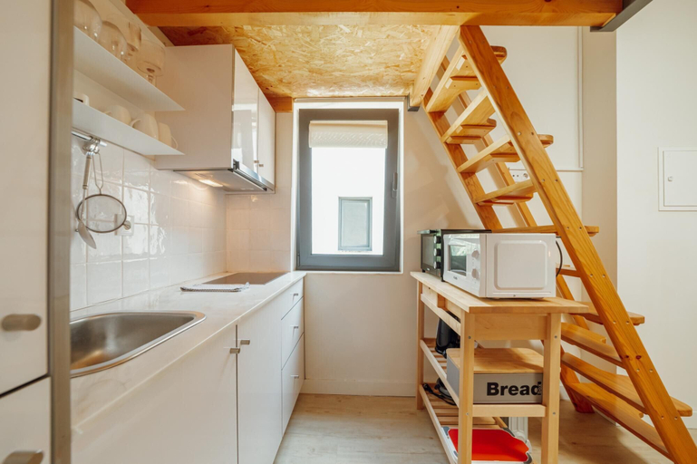 Room 4, Mezzanine Stylish Apartment Q by Vacationy, Porto