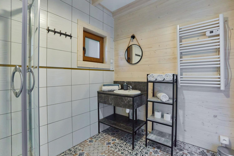 Bathroom 3, Omega Niechorze Domki Letniskowe, Gryfice