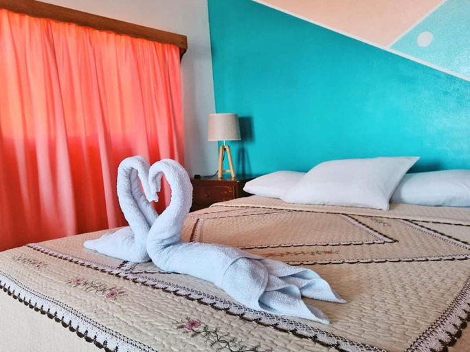 Bedroom 2, Los Delfines Hotel & Dive Center, Laguna de Perlas
