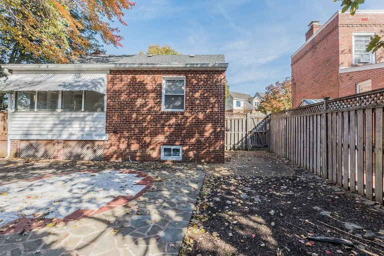 Exterior & Views 2, Enchanting historic townhouse by CozySuites, Alexandria