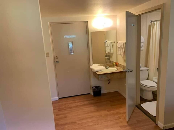 Bathroom, Monarch Mountain Lodge, Chaffee