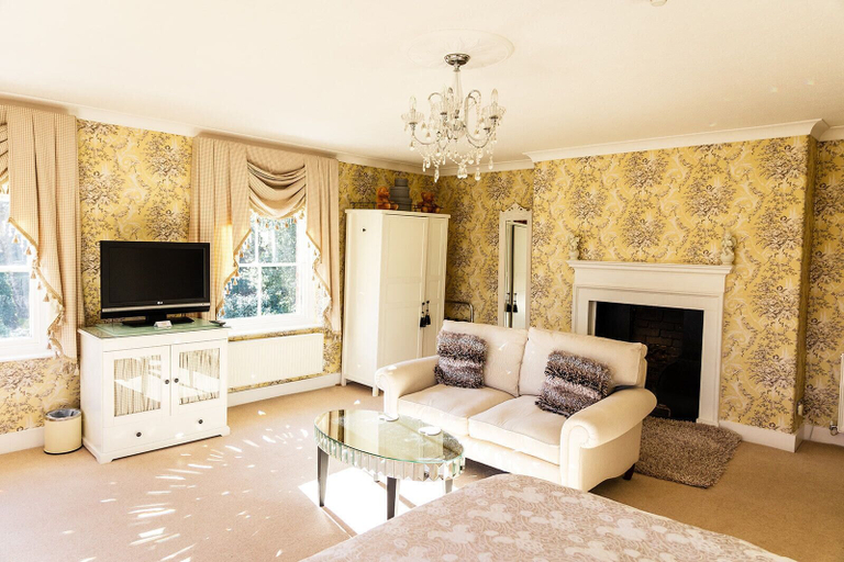 Others 5, KATESHILL HOUSE, Worcestershire