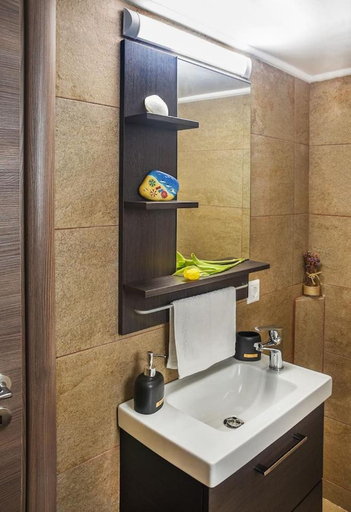Bathroom 2, Koukaki Edge Penthouse•Acropolis & Filopappou view, Attica