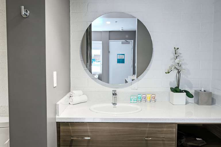 Bathroom 20
