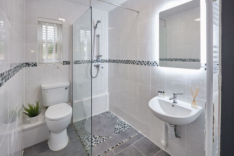 Bathroom 4, Host Stay The Annexe The Old Brewery, North Yorkshire
