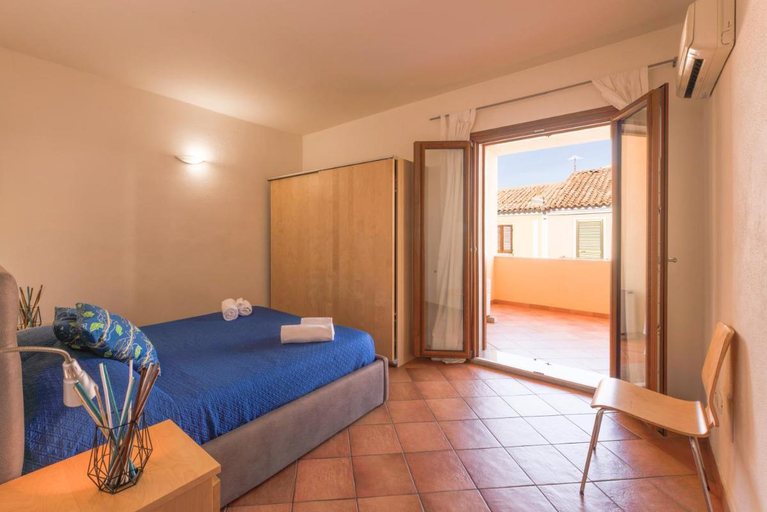 4, Relaxing Cristal Bedroom apartment sleeps 5, Olbia-Tempio