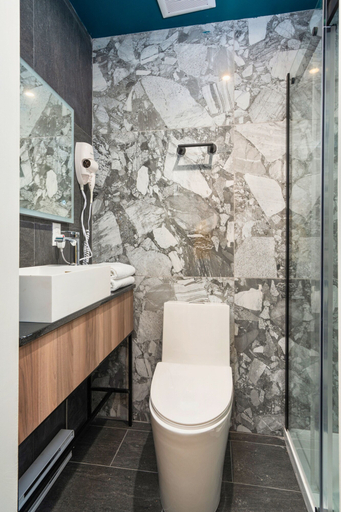 Bathroom 3, Opal Lofts - Quartier Latin, Montréal
