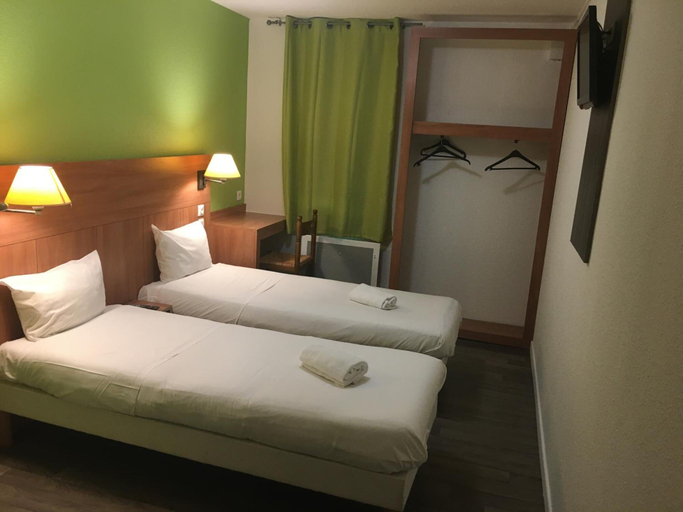 Bedroom 3, Glisy Hotel, Somme