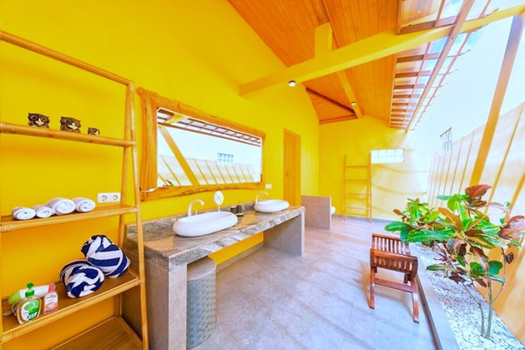 Bathroom 5, ABWonderdive Beach Resort, Karangasem