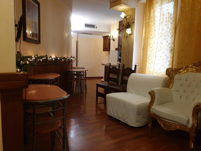 Others 5, Katti House 2, Florence