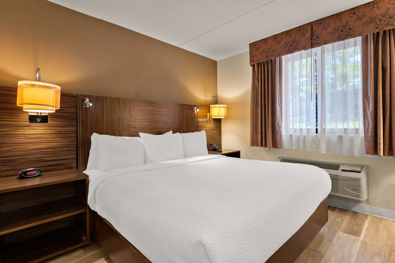 Bedroom 3, Ramada by Wyndham Harrisburg/Hershey Area, Dauphin