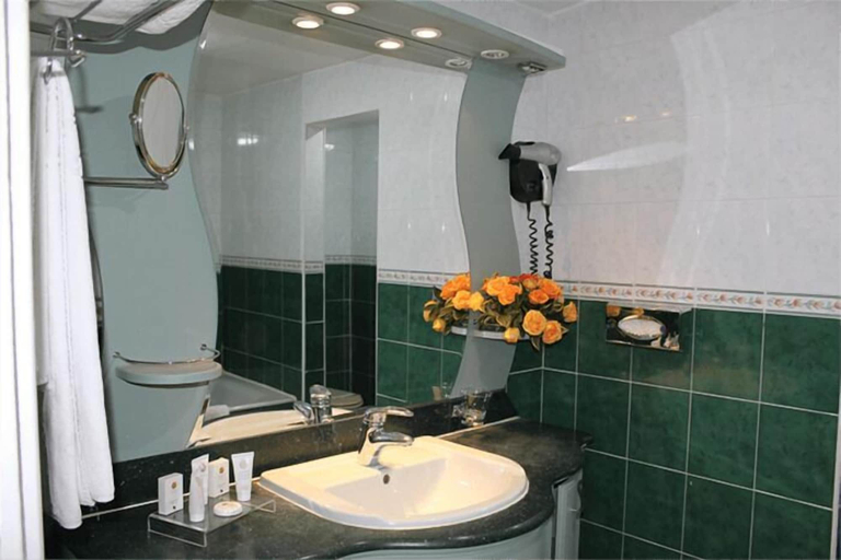 Bathroom 4, Hôtel El Djazair - Ex St George, Bouzareah