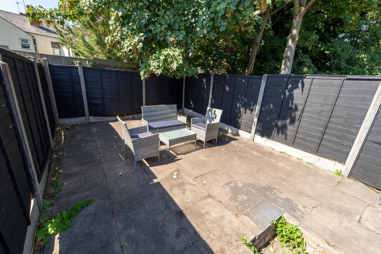 Others 5, Stunning 1-bed Studio in Birmingham Available, Birmingham