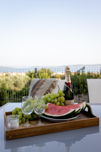 Food & Drinks 5, M&M Apartments with pool, Kaštela