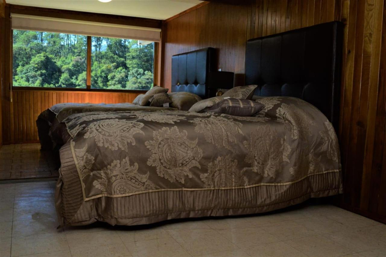 Bedroom 2, Hotel "La Cabana de Don Adolfo", Chignahuapan