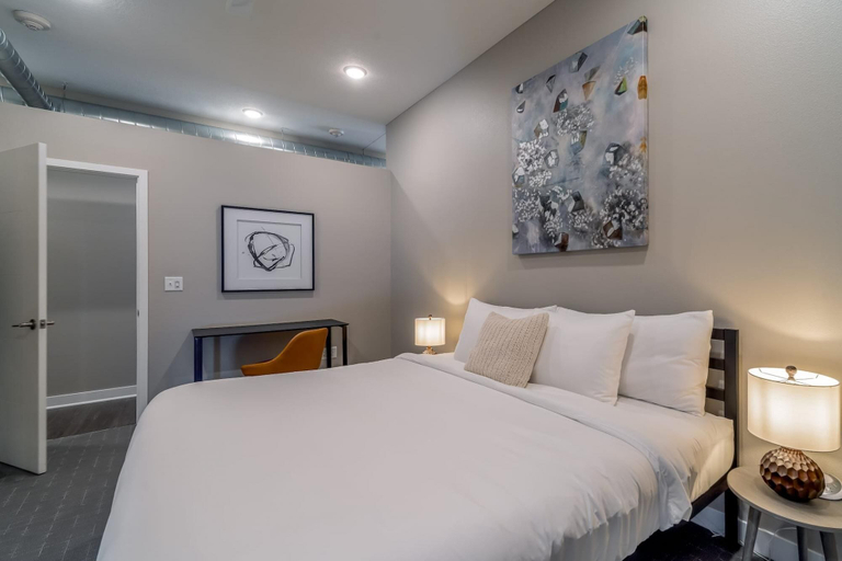 Room 3, Des Moines Classy 2BD 2BA Downtown Apartment, Polk