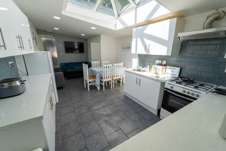 Others 4, Stunning 1-bed Studio in Birmingham Available, Birmingham