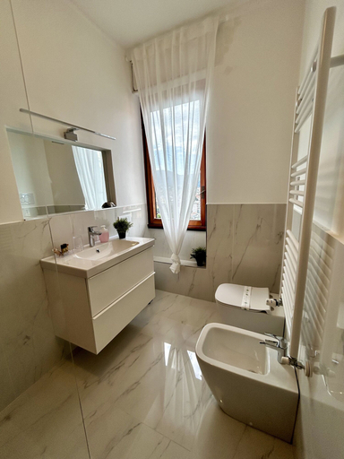 Bathroom 3, JOIVY Apartment In Rapallo W/Gulf View, Genova