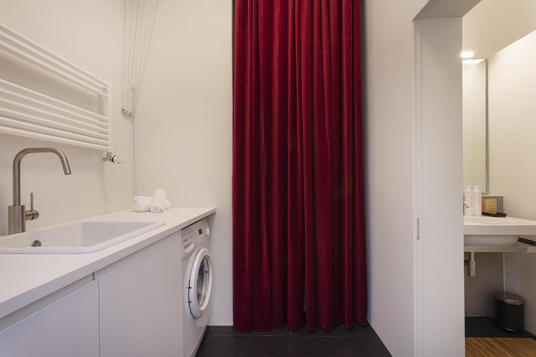 Others 3, Cairoli Stylish Apartment by Wonderful Italy, Genova