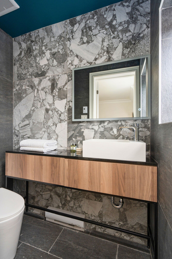 Bathroom 5, Opal Lofts - Quartier Latin, Montréal