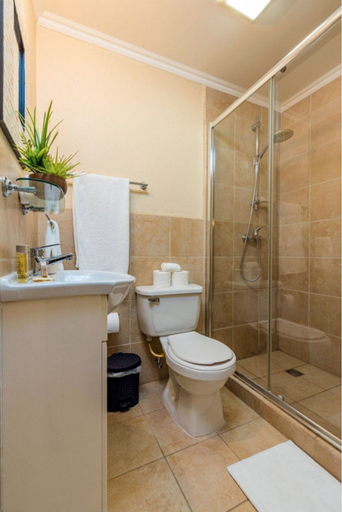 Bathroom 3, Gold Coast - 2br3ba Gated Community w Pools Gym