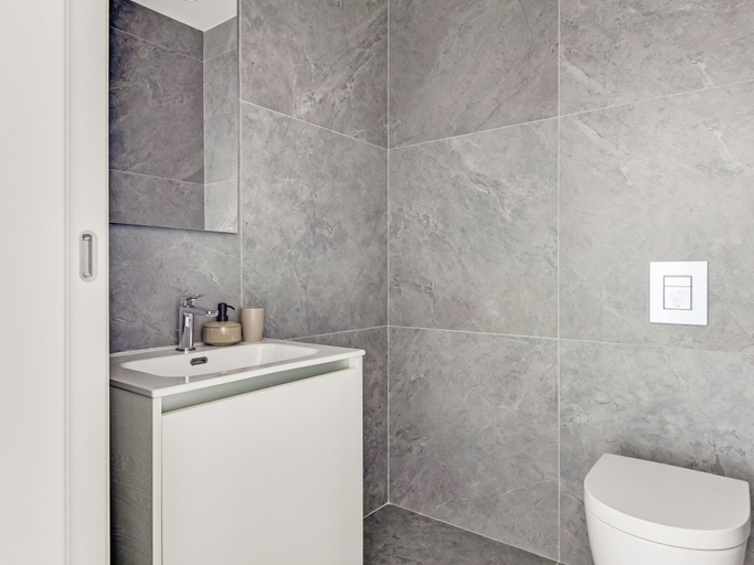 Bathroom 4, Sanders Crystal 2 - Penthous With Shared Rooftop